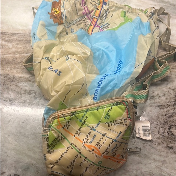 Map Print Drawstring Backpack of the NYC subway - Picture 5 of 6